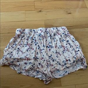 flow shorts with flower design